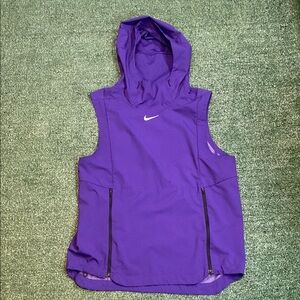 Men’s Nike Alphafly Rush purple hooded vest